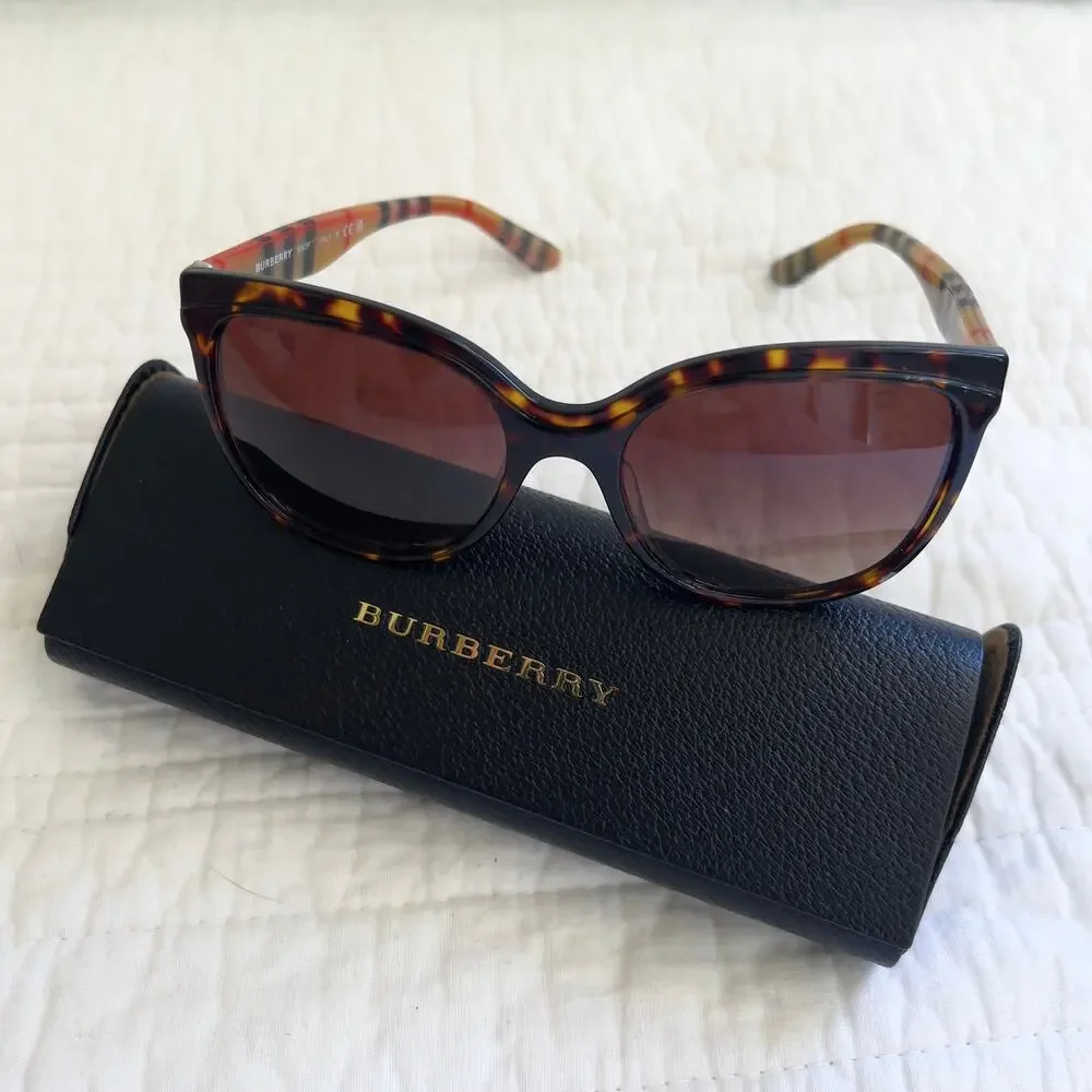 Burberry sunglasses b4270