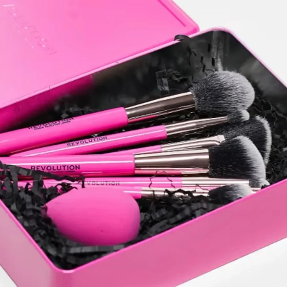 Makeup Revolution enhance your