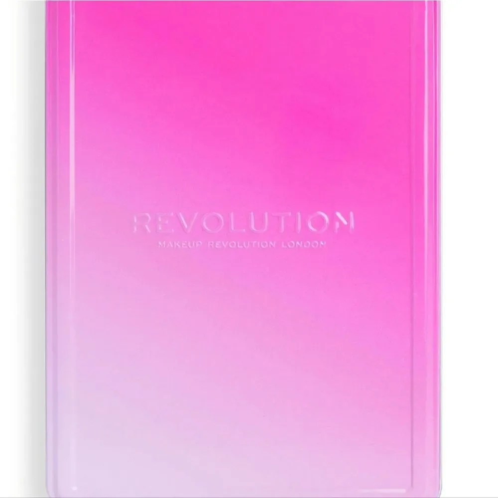 Makeup Revolution enhance your