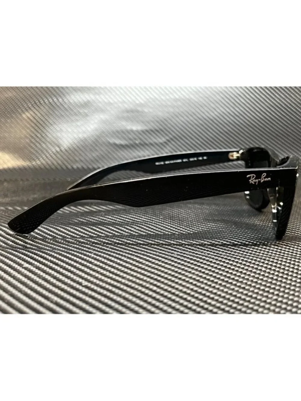 Ray-Ban new tags