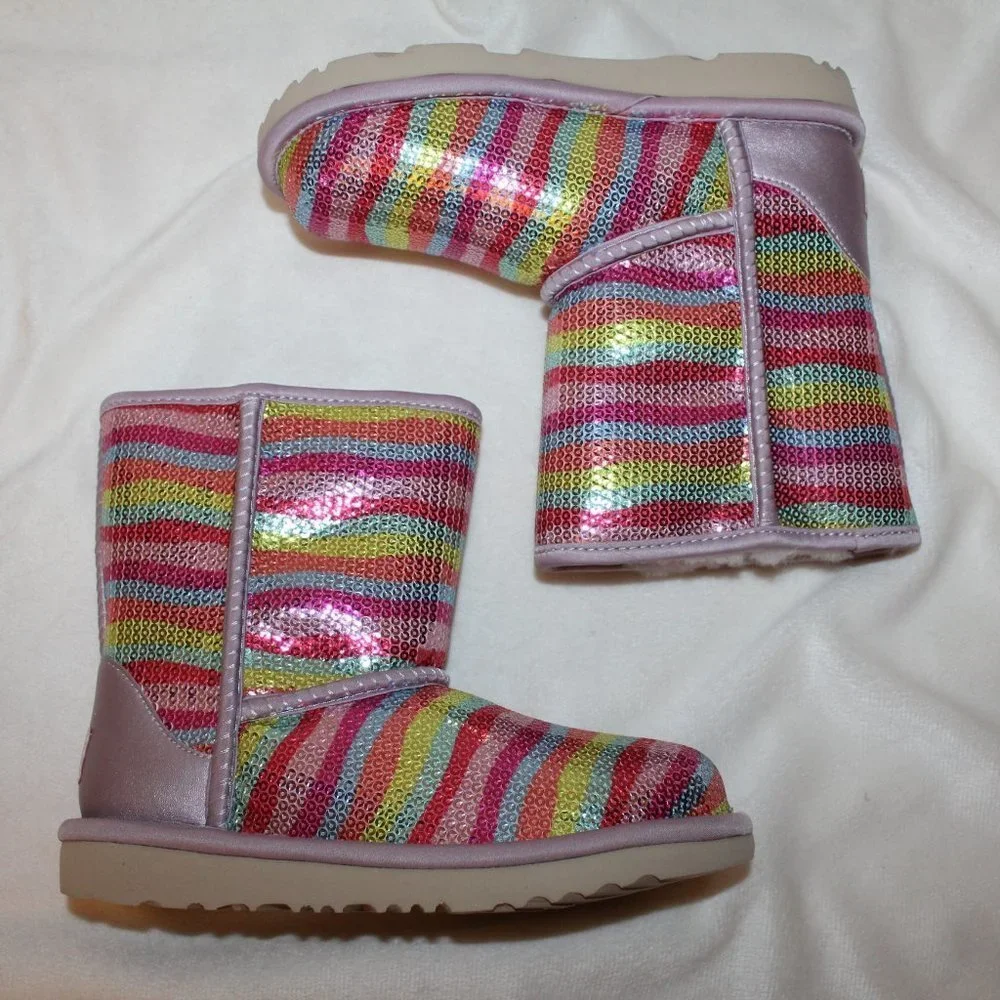 NIB UGG GIRL'S YOUTH SEQUIN RAINBOW CLASSIC SHORT SHEARLING LINED BOOTS‎