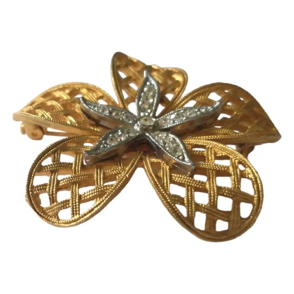Vtg Filigree Rhinestone Dogwood Brooch‎ Pin Flower Floral Ornate Gold Tone Large