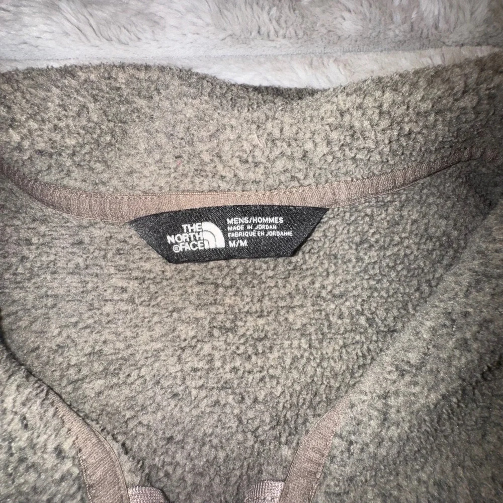 The North Face hand hiking winter