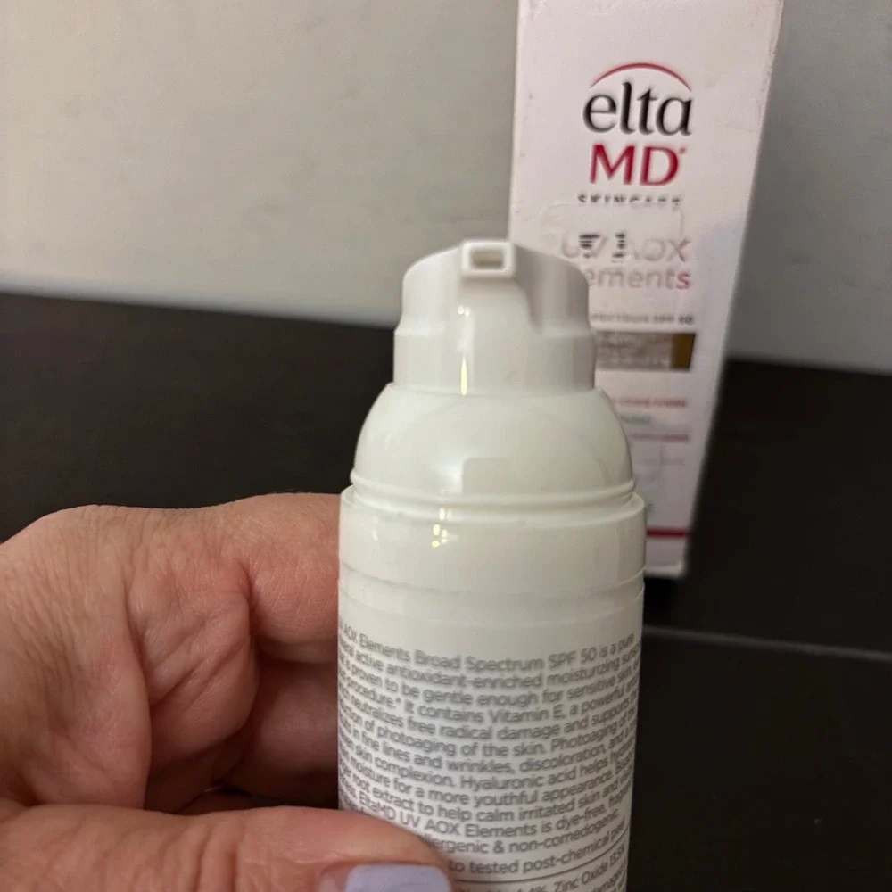 EltaMD uv aox