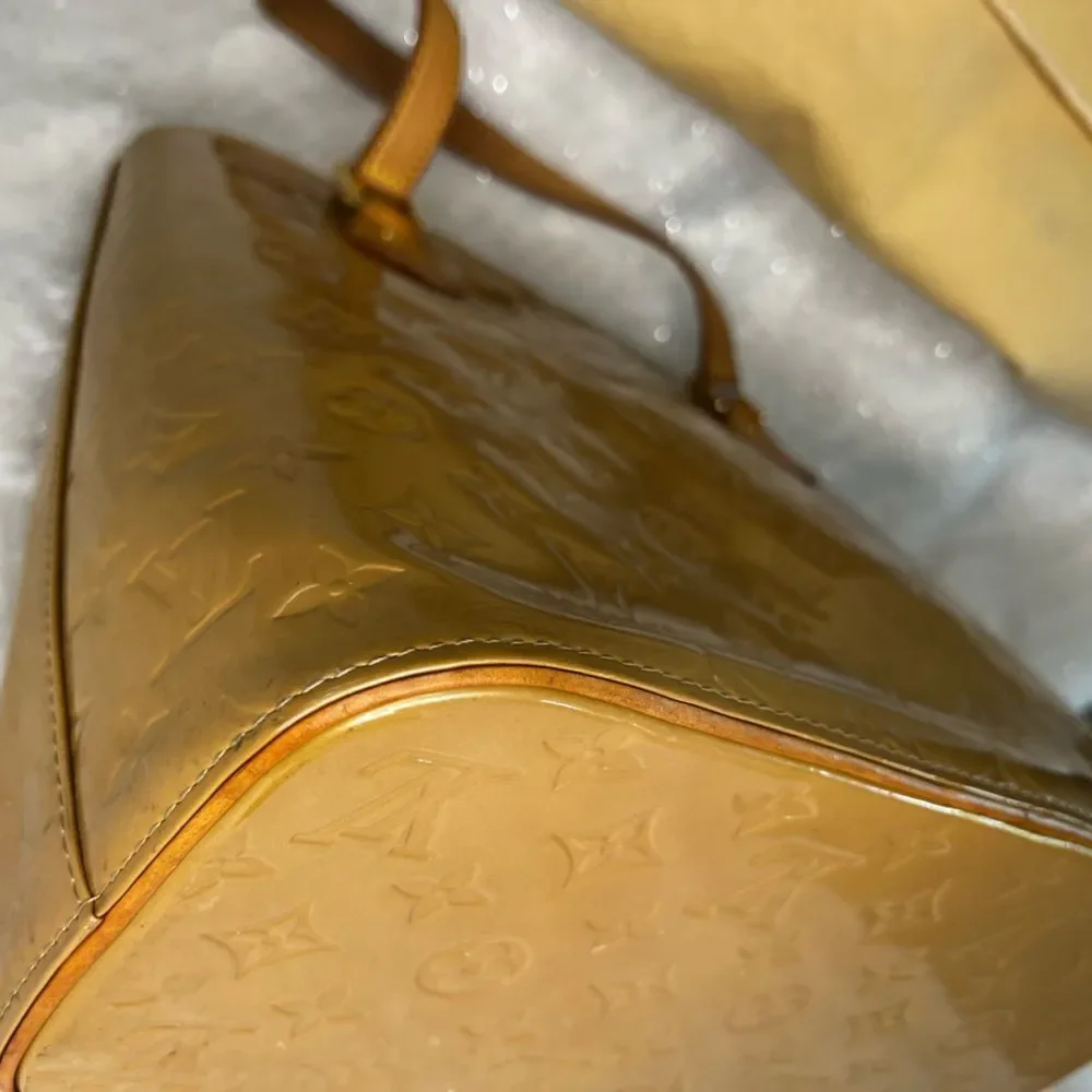 Louis Vuitton very good