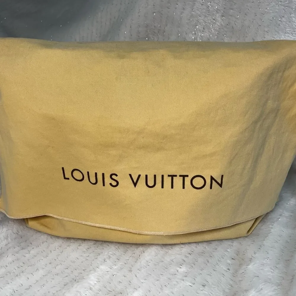 Louis Vuitton very good
