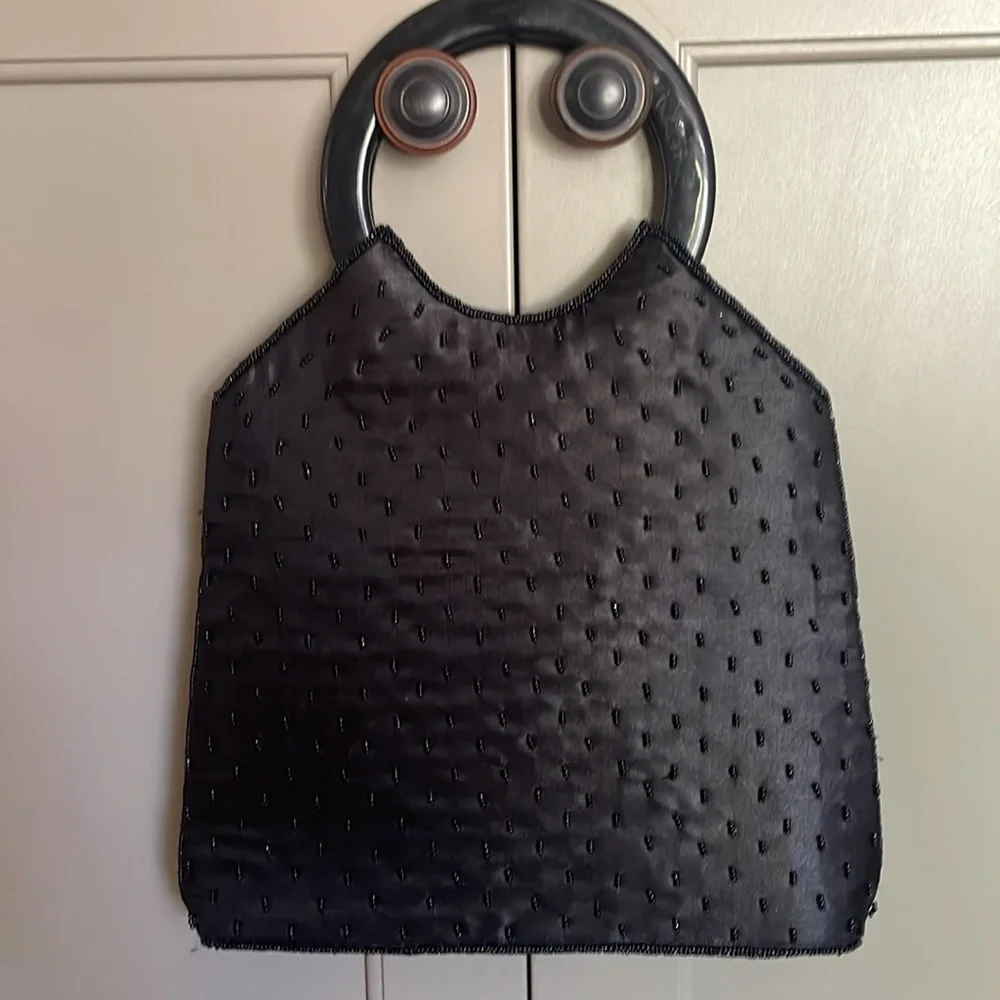 N/A stylish black