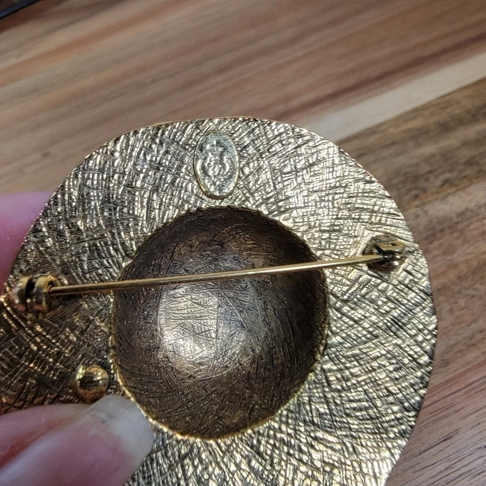 Vintage set brooches