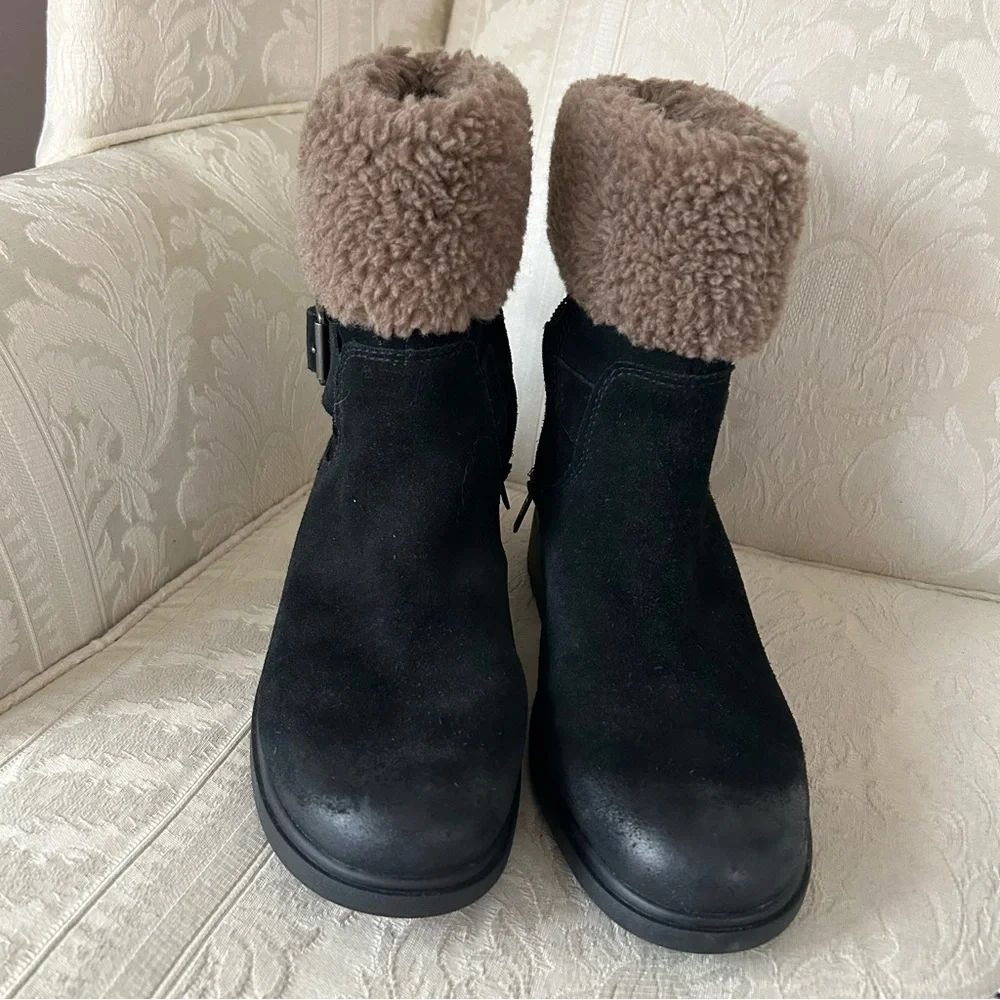 UGG new without