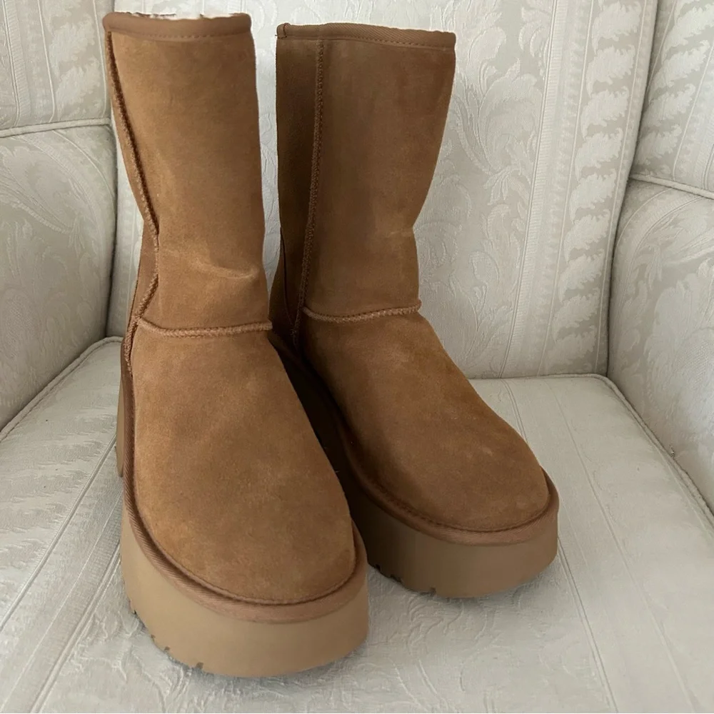 UGG new without