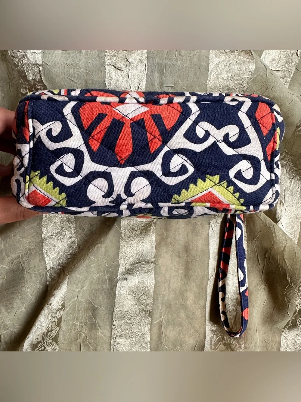 Vera Bradley durable all convenient