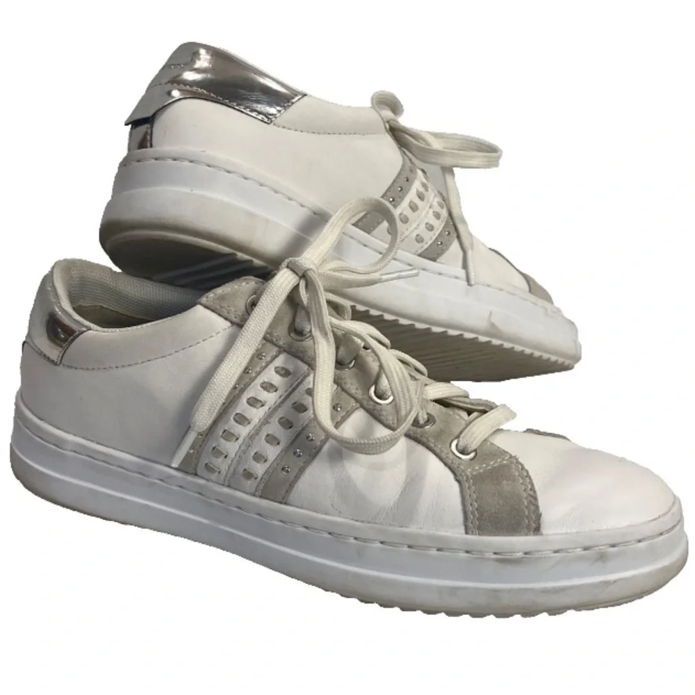 Geox featuring it
