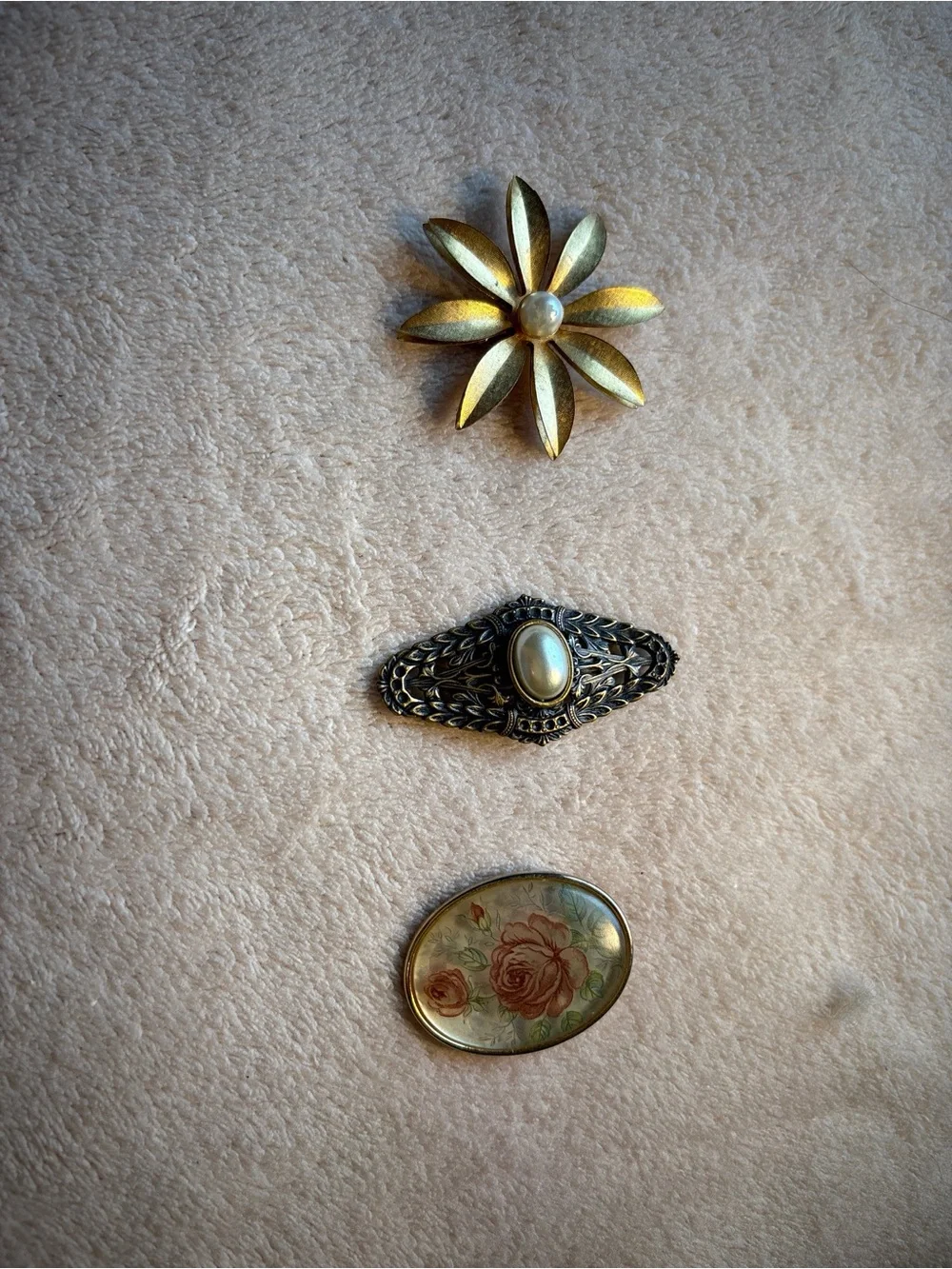 Gold Flower Vintage Brooch - Elegant Women’s Accessory
