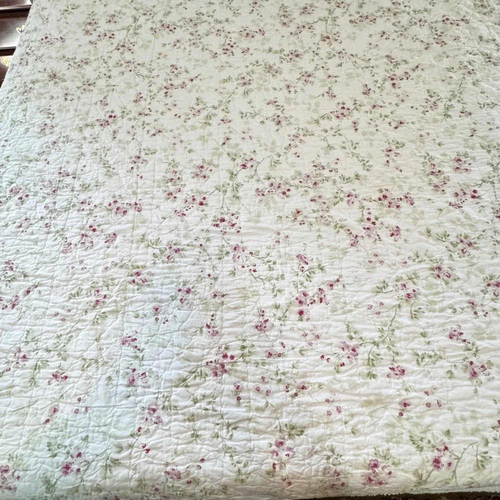 Simply Shabby Chic good minor