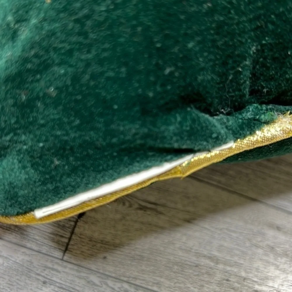 N/A velvet green