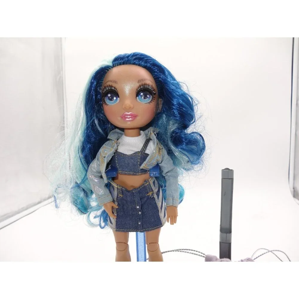 Rainbow High Winter Break Skyler‎ Bradshaw Blue Fashion Doll  New Purple Purse
