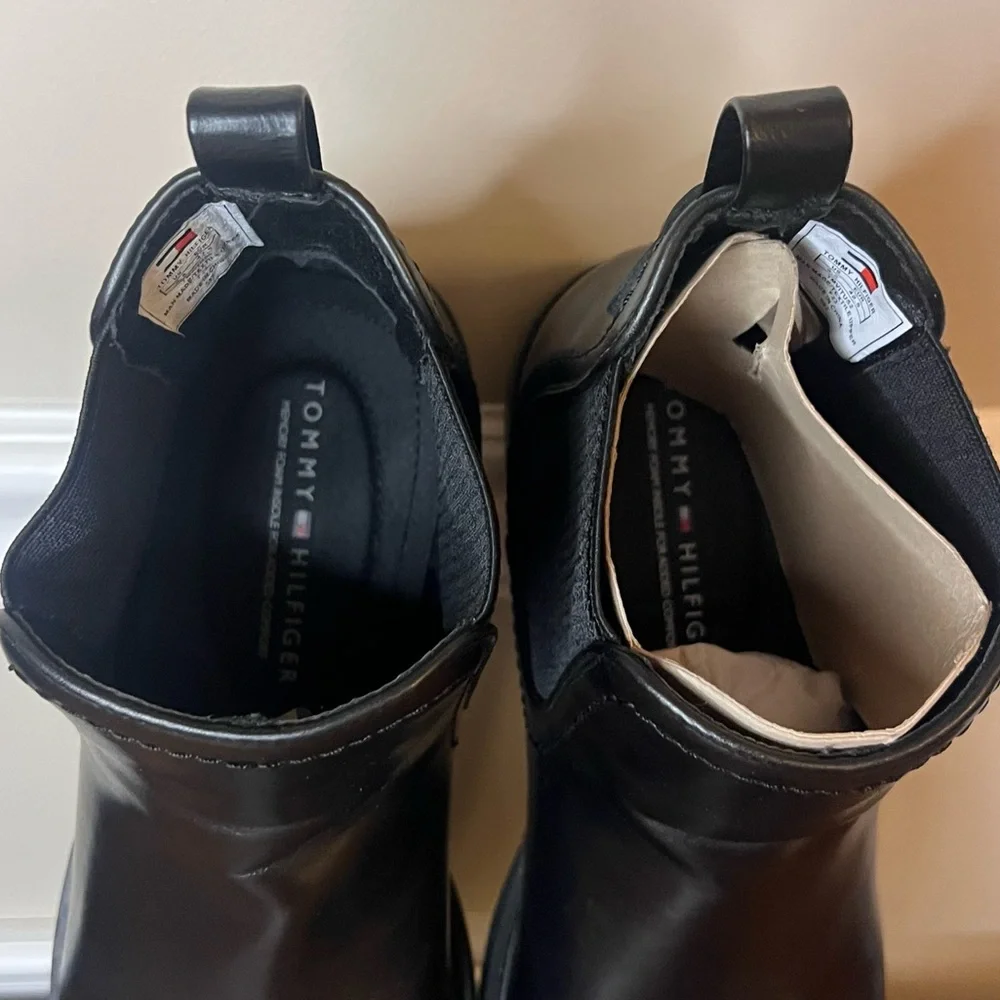 Tommy Hilfiger like new