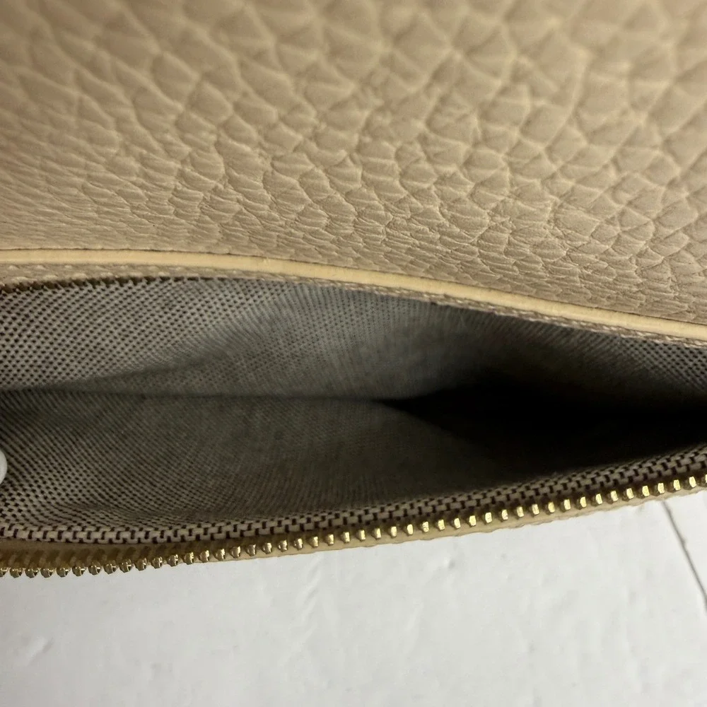 Dooney & Bourke this preppy