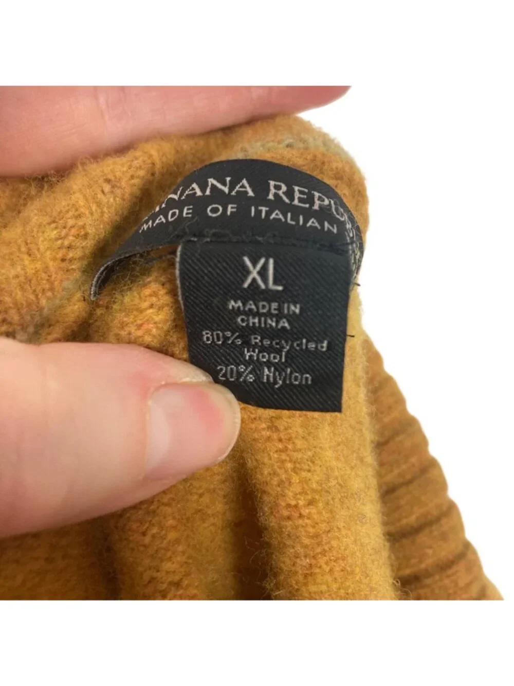Banana Republic ribbed collar