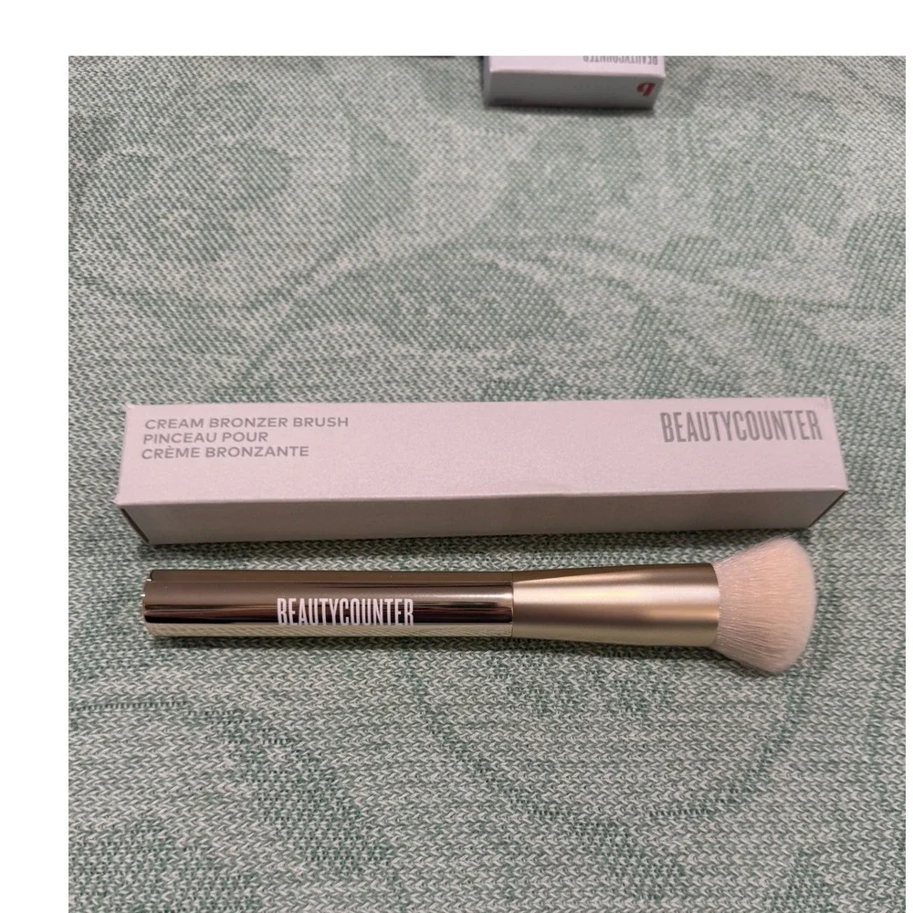 Beautycounter Cream Bronzer Brush Gold Weighted Handle New‎ in Box