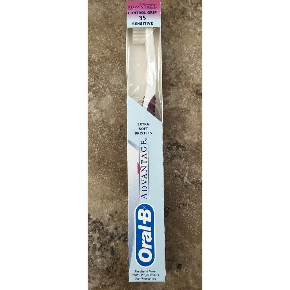 Oral-B Advantage Toothbrush Clear 35 Soft Straight 1996 Vintage Brand New