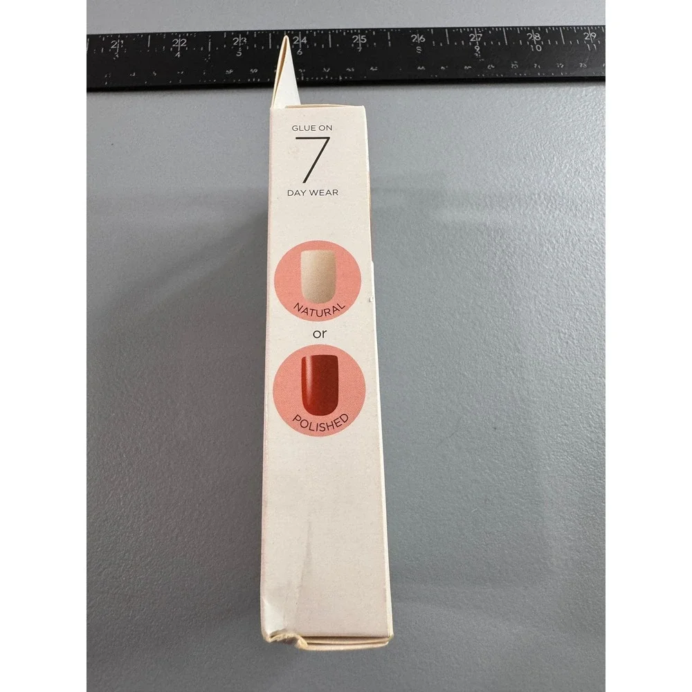 Kiss salon acrylic