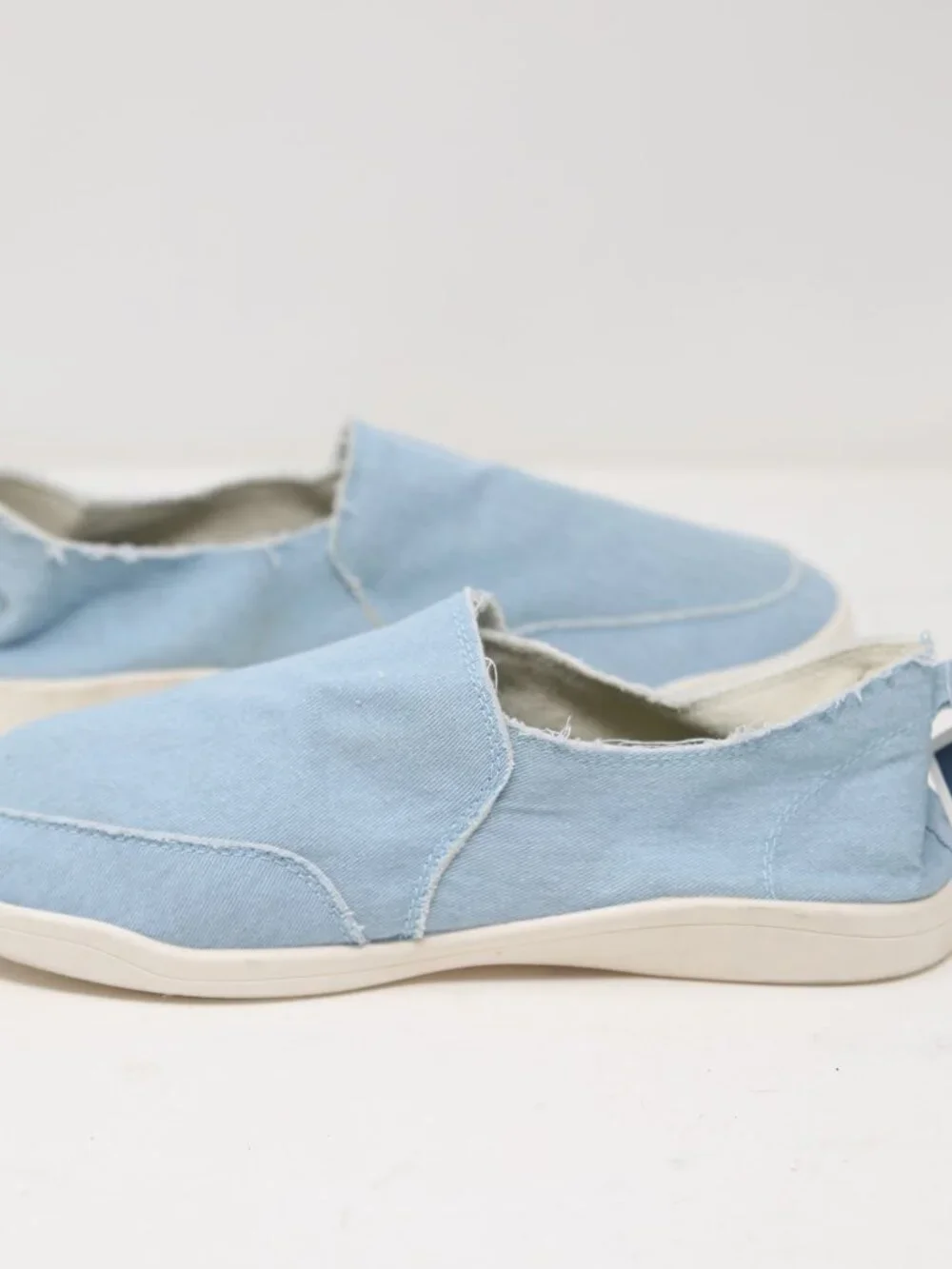 Tommy Bahama nice pair