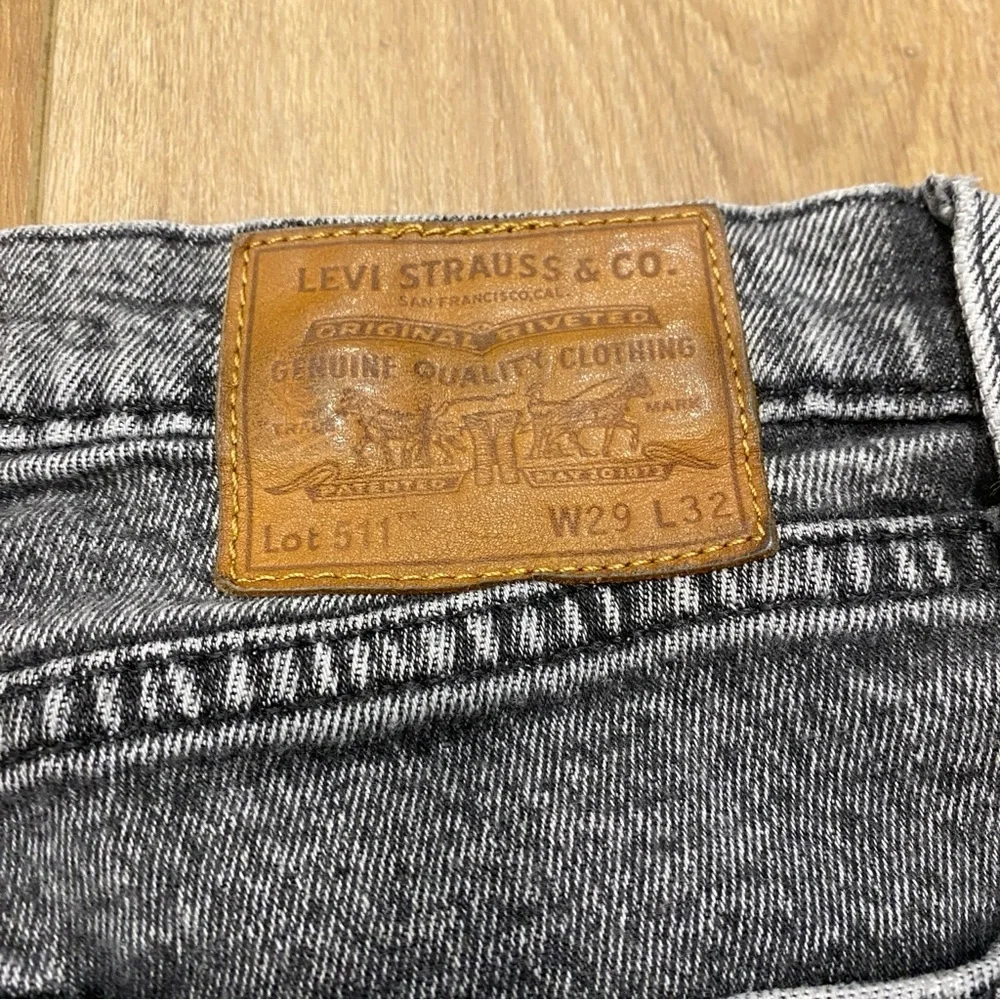 Levis excellent no
