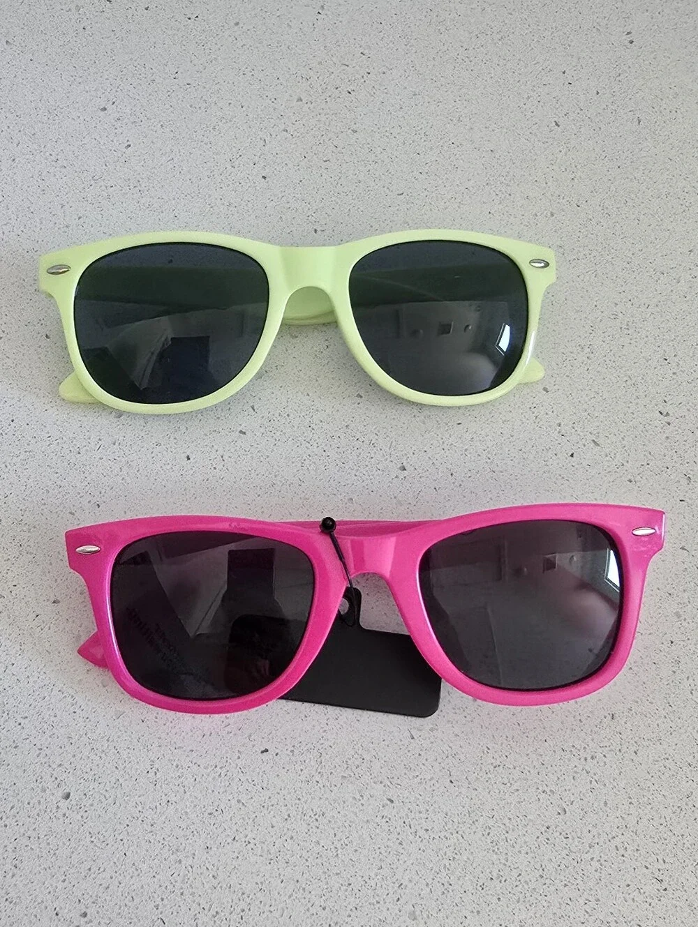 🎰Neon Pink & Lime Green Classic Wayfarer Style Fashion Sunglasses - 2 Pack