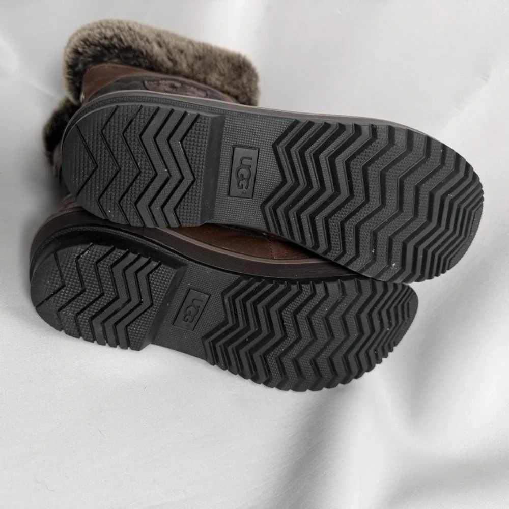 UGG adirondack tall