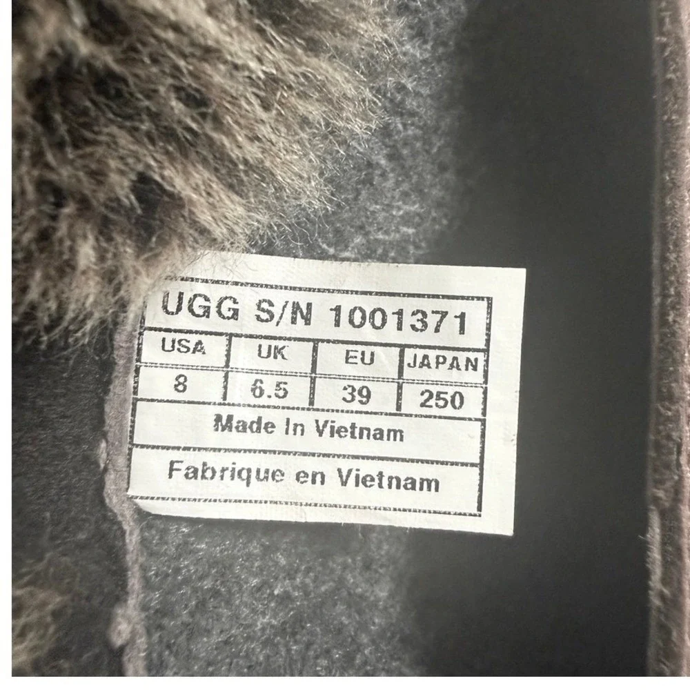 UGG adirondack tall
