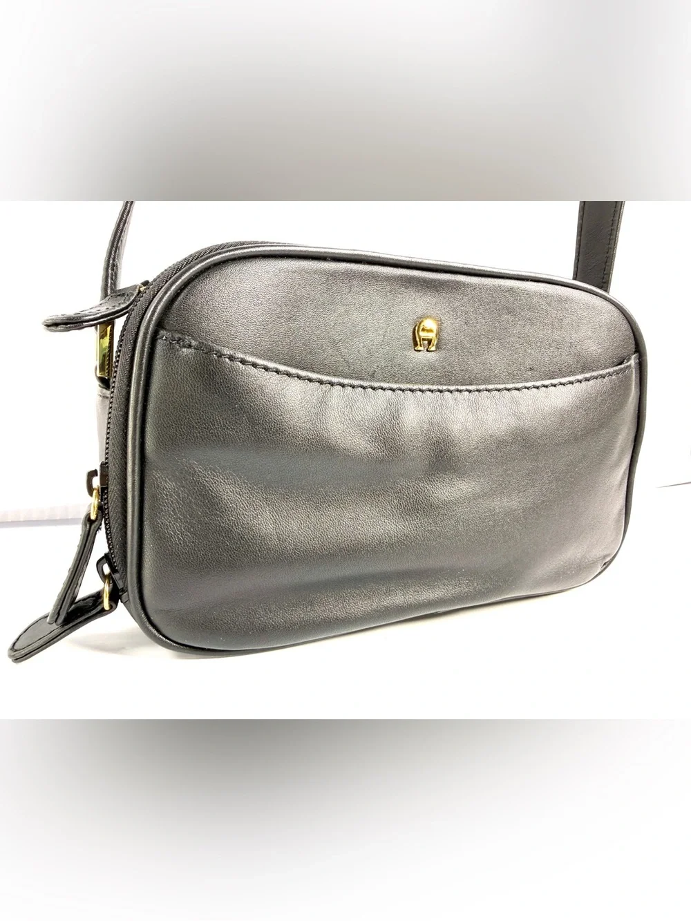 Etienne Aigner compact black