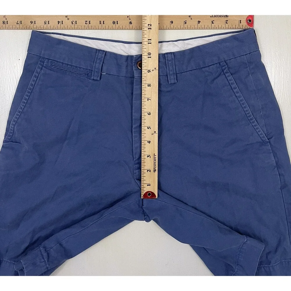 Polo Ralph Lauren examine photos