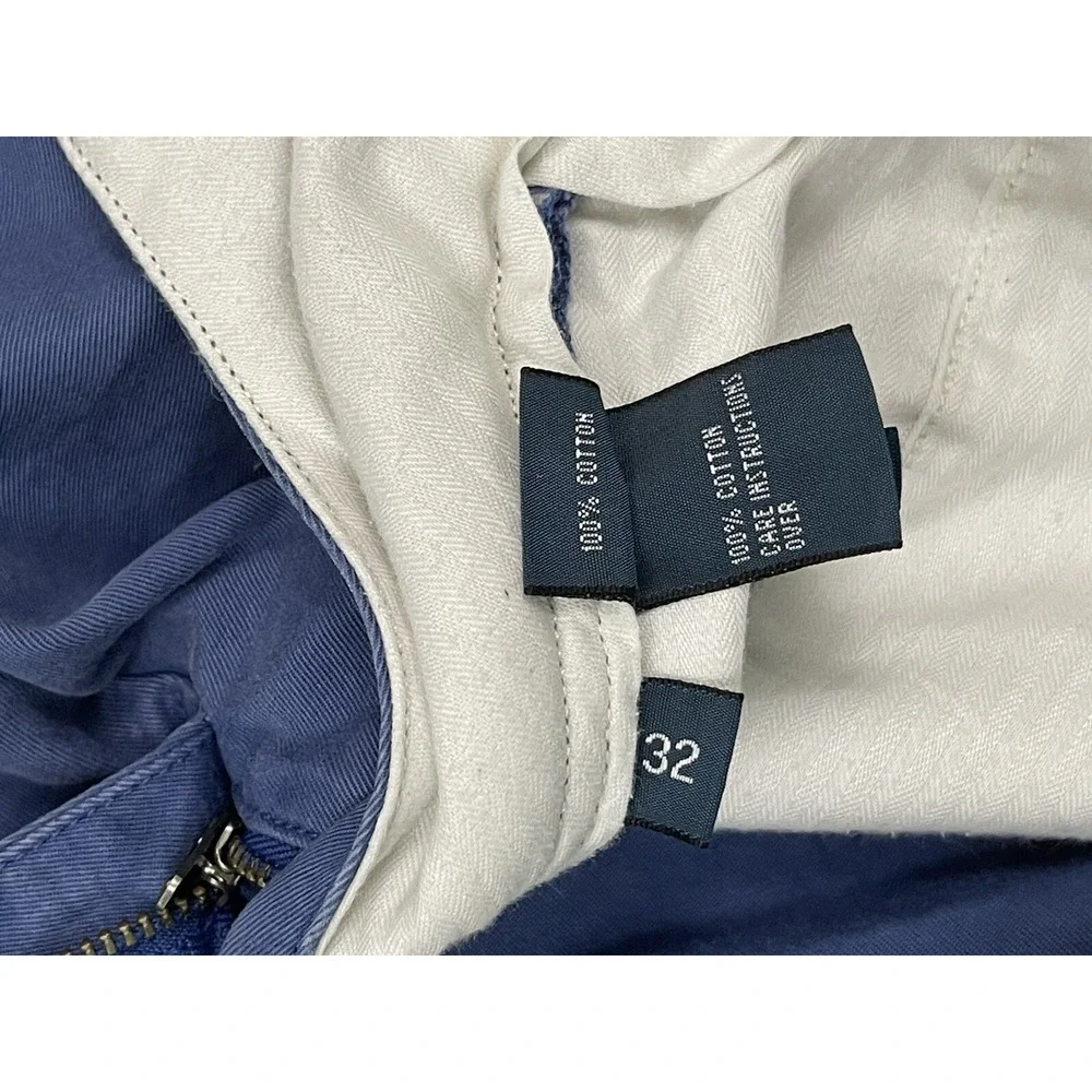 Polo Ralph Lauren examine photos