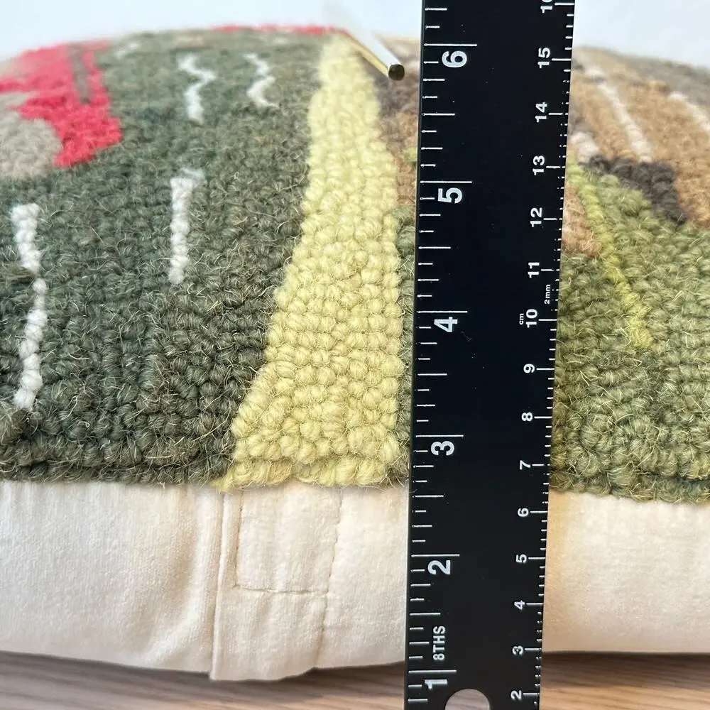 Unknown hooked wool