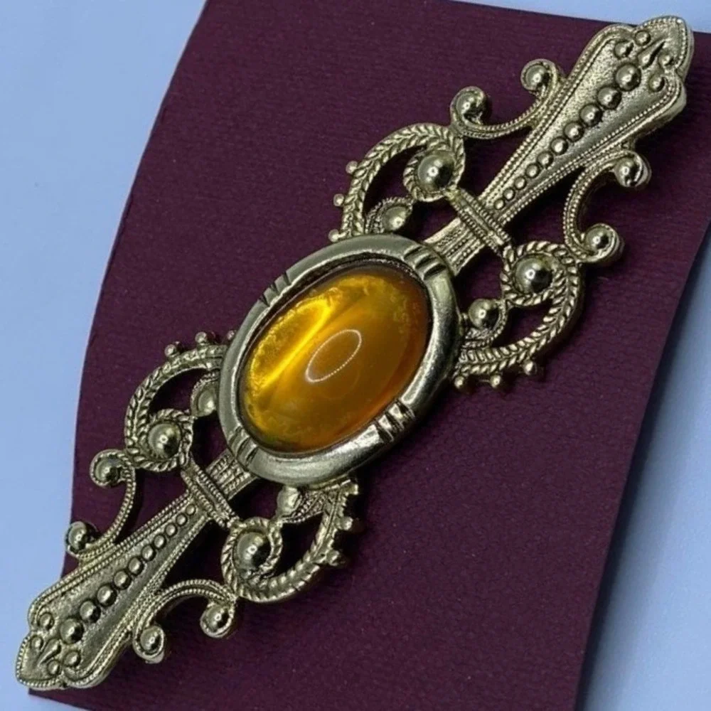 Vintage Jewelry lapel please width