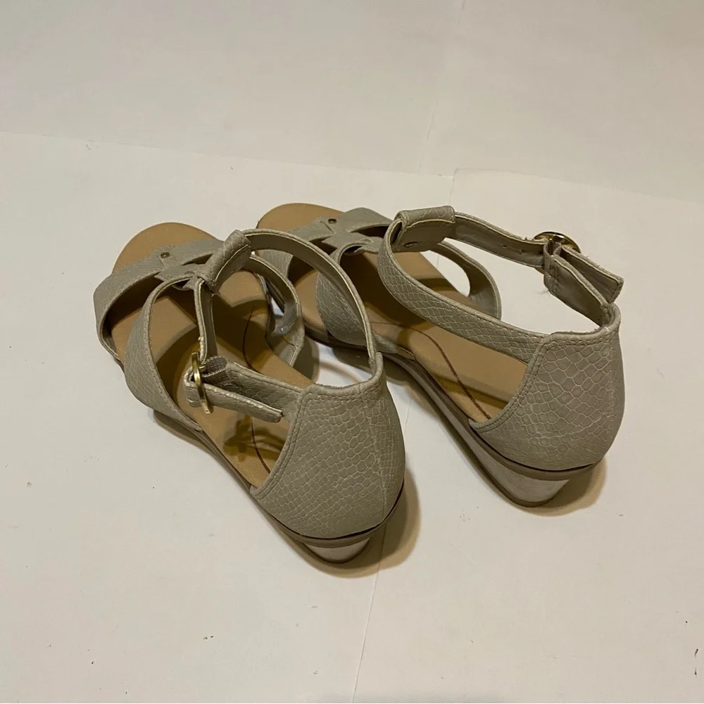 Dr. Scholls adorable sandals