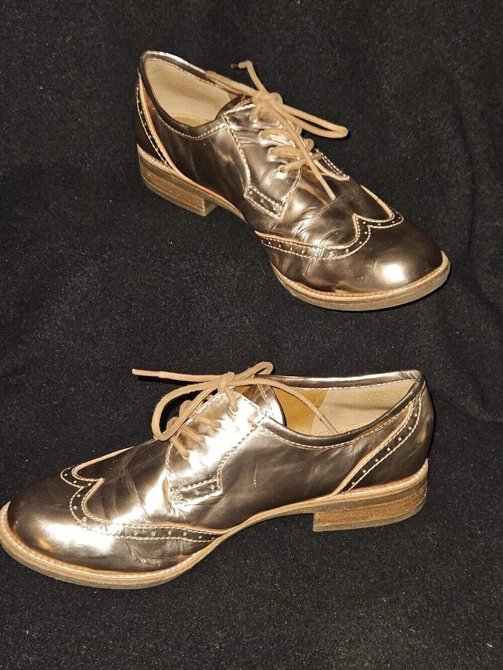 Gianni Bini Metallic Gold-Copperish Wingtip Round Toe Oxfords - Size 9.5