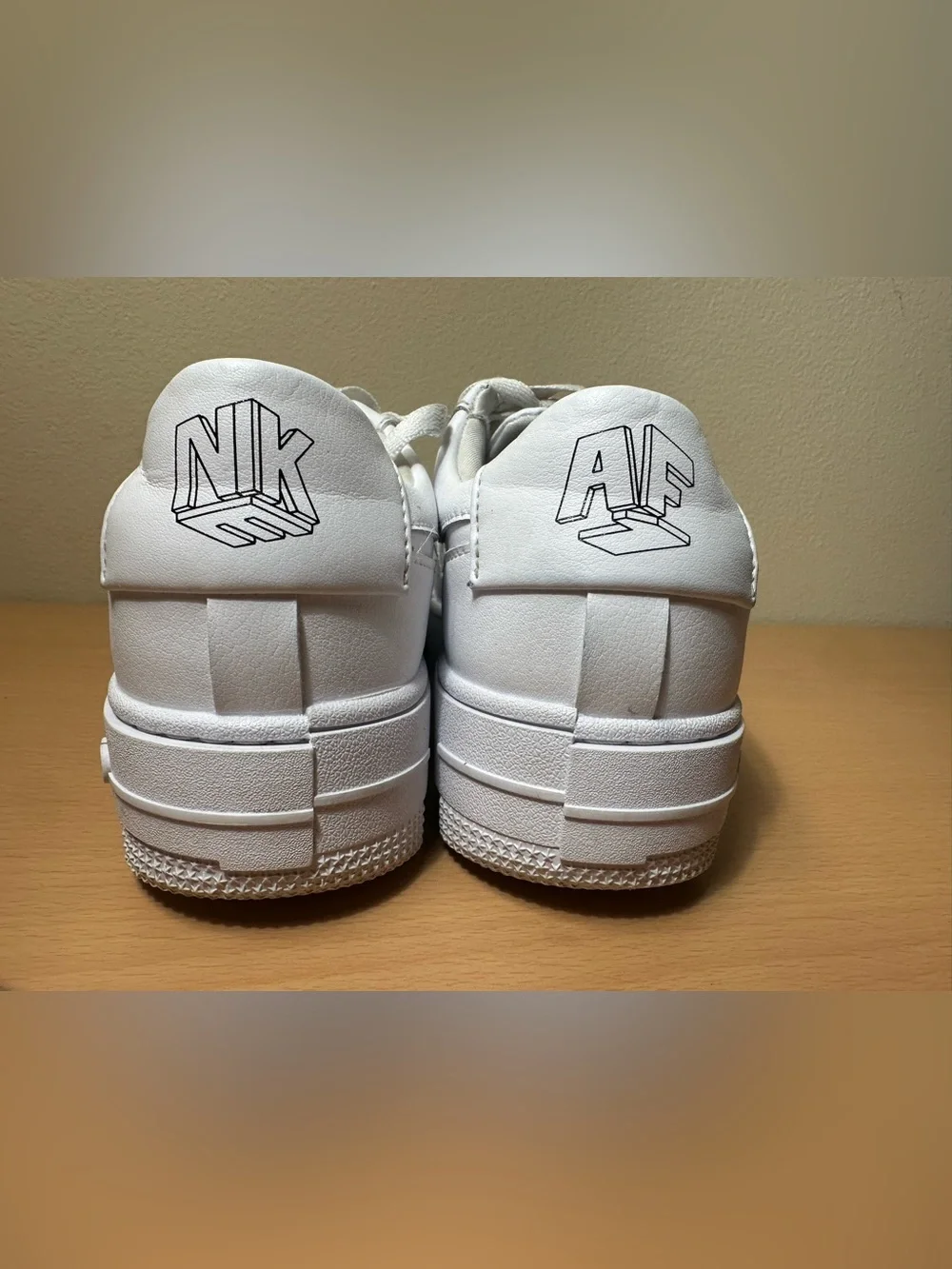 Nike shoes some