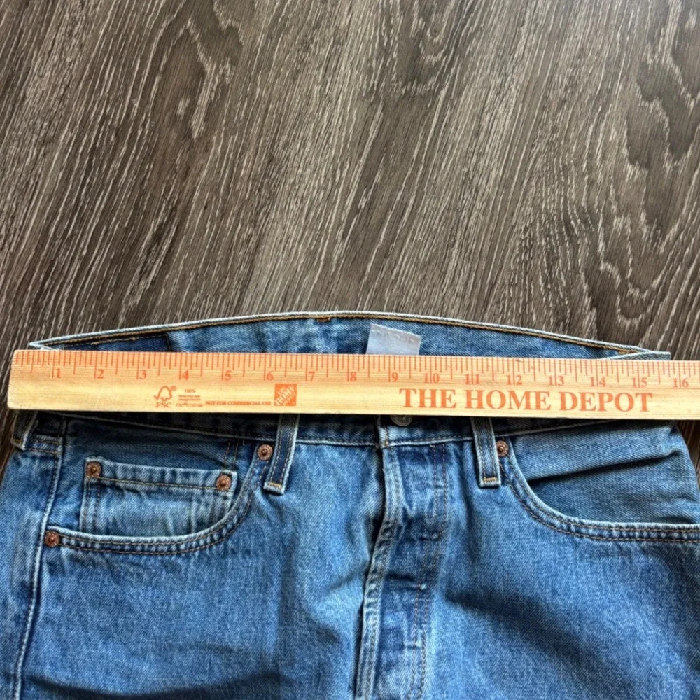 YK Levi's Button Fly 501 Straight Leg Denim Jeans 32x34