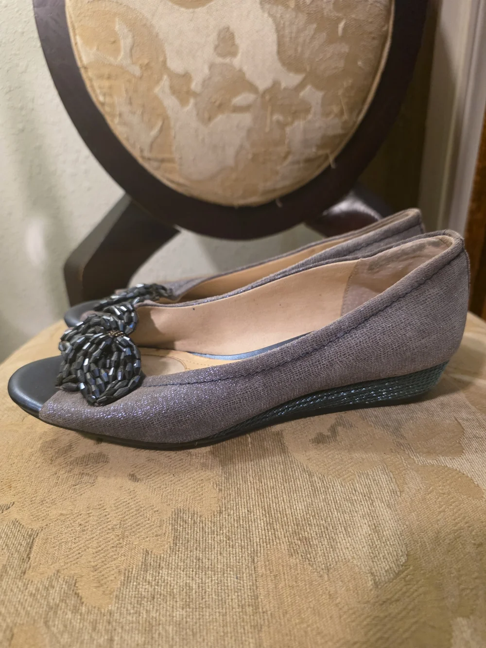 Alex Marie elegant peep