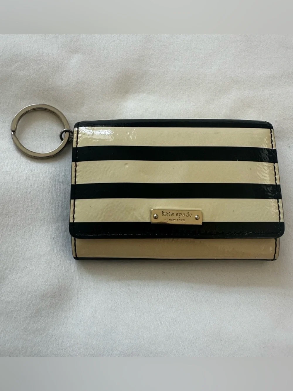 Kate Spade Kiera Chelsea Park Black Cream Striped Patent Wallet with Key Ring