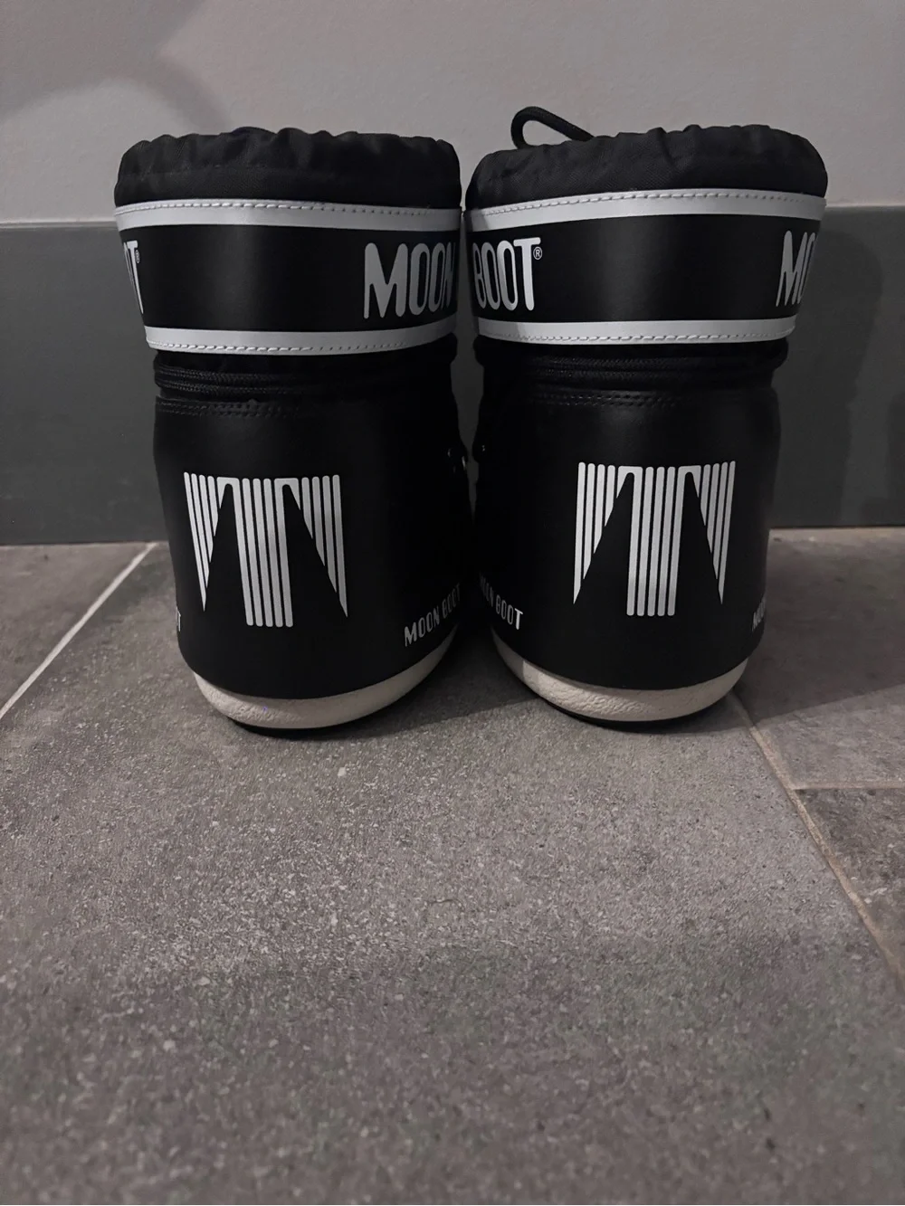 Moon Boot barely worn