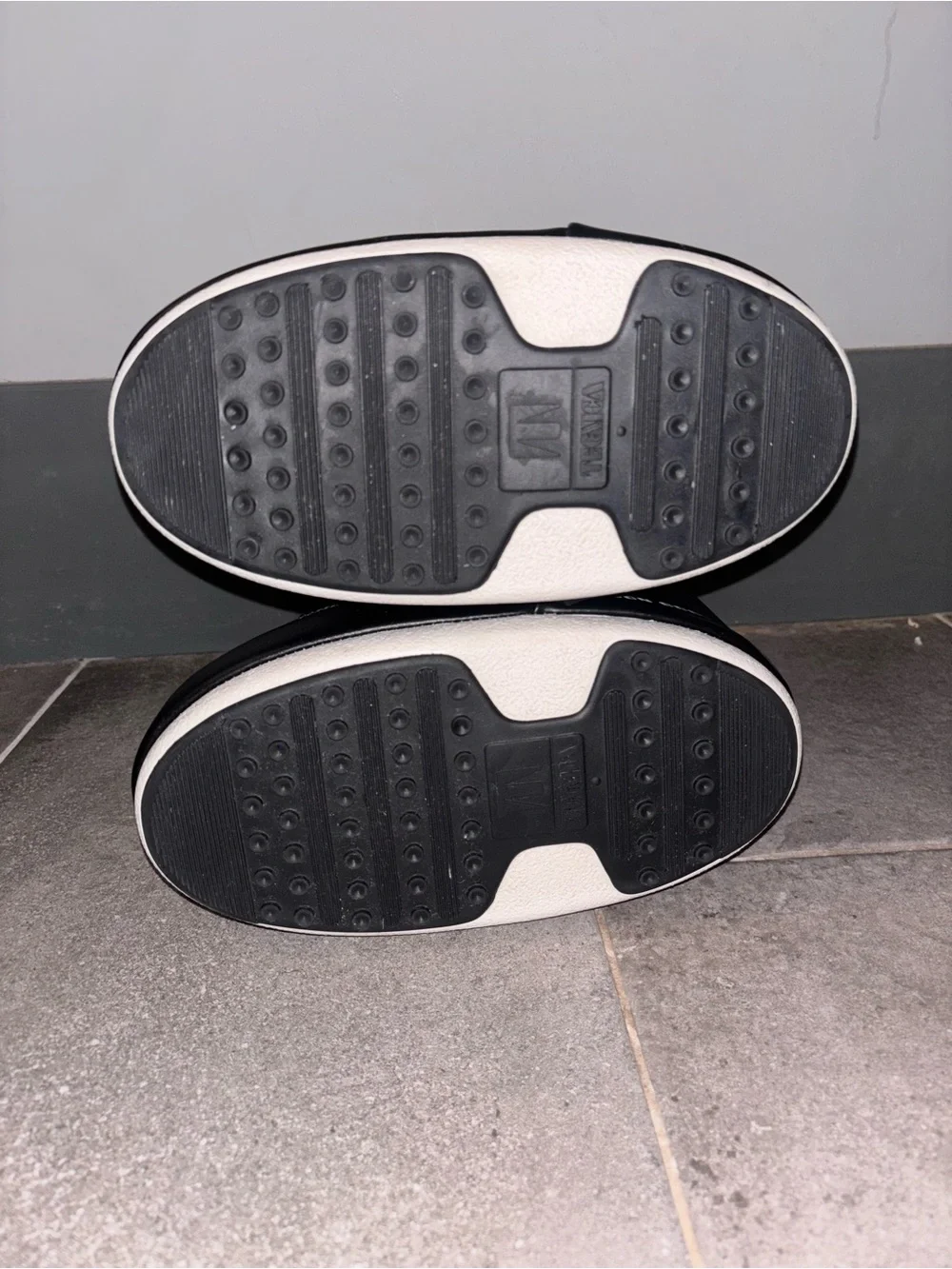 Moon Boot barely worn
