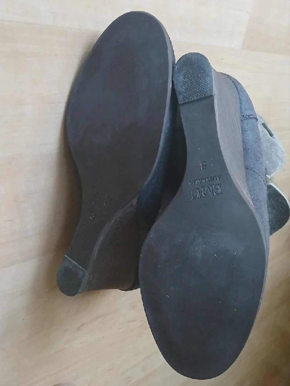 Emu wedge ankle