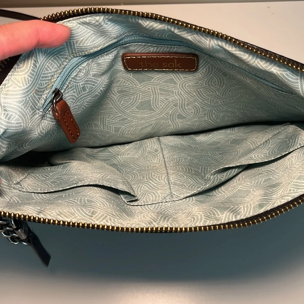 The Sak secure zip black