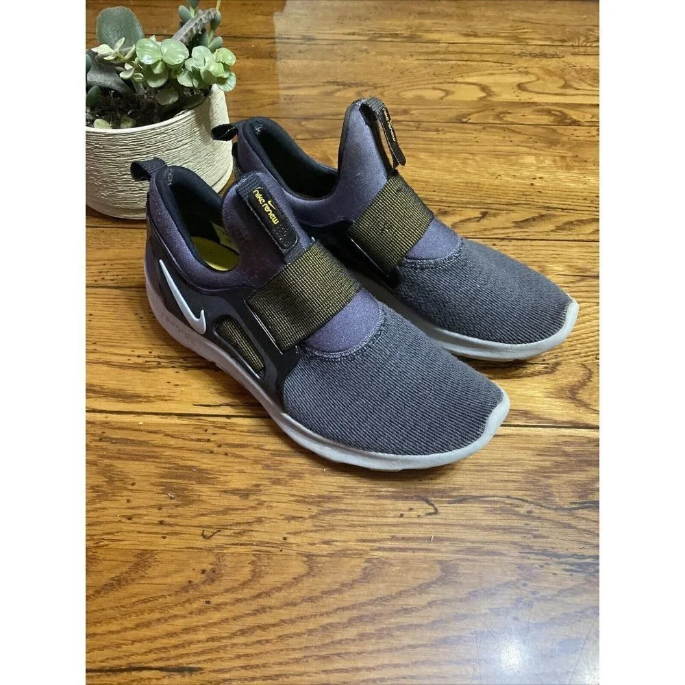 𝅺nike Renew Freedom Grey Gold Athletic Running Shoe AA7410-002 Women’s Size 9.5