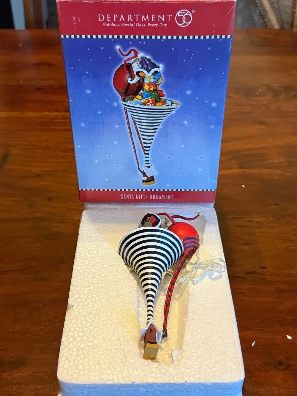 VTG 2002 Dept. 56 Santa Delivery “Cone Of Gifts “Ornament 56.36708 Christmas