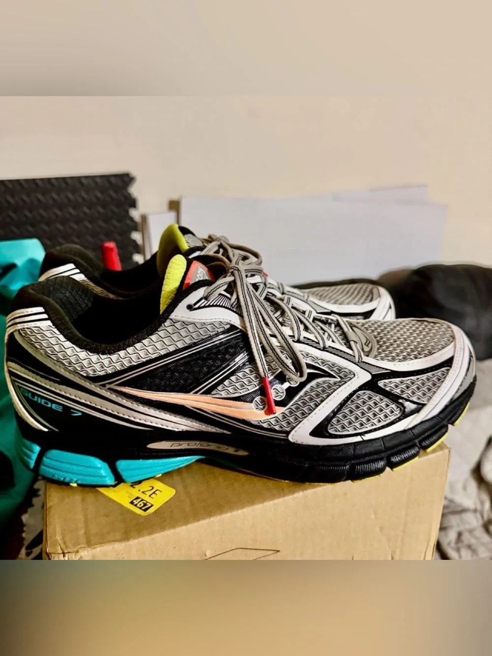 Saucony Men's Running Shoes - Silver with Teal & Peach Accents