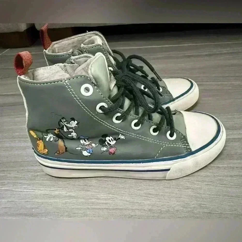 Zara disney mickey